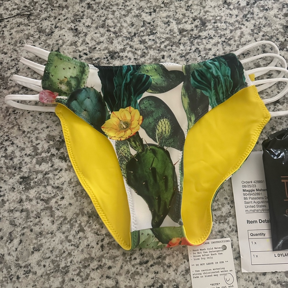 Dylan style Savage Swim bottom, Size Large